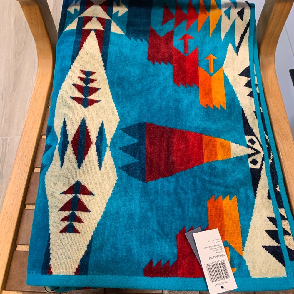 - PENDLETON BEACH TOWEL NWT